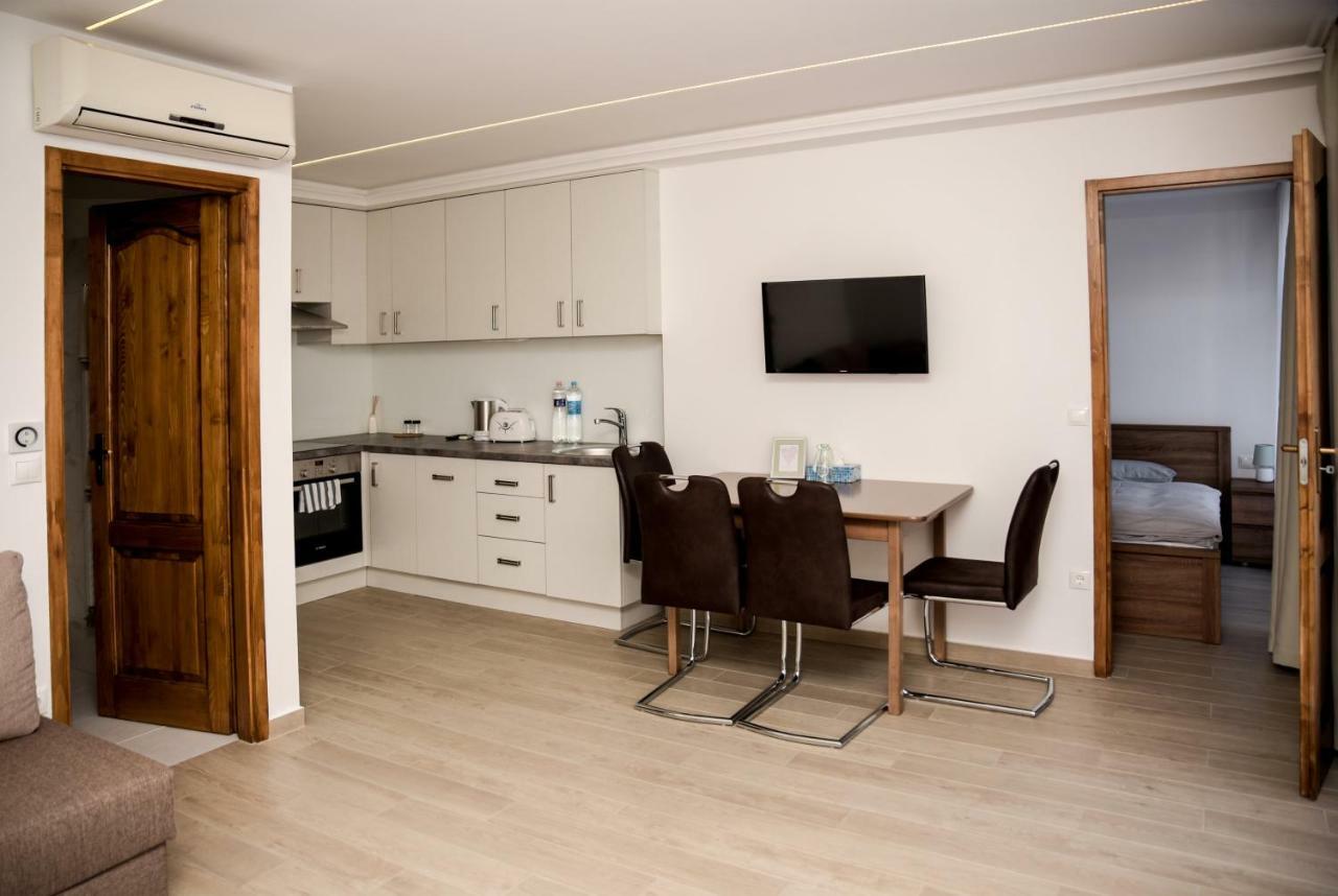 Centrum Apartman Cegled Exterior photo