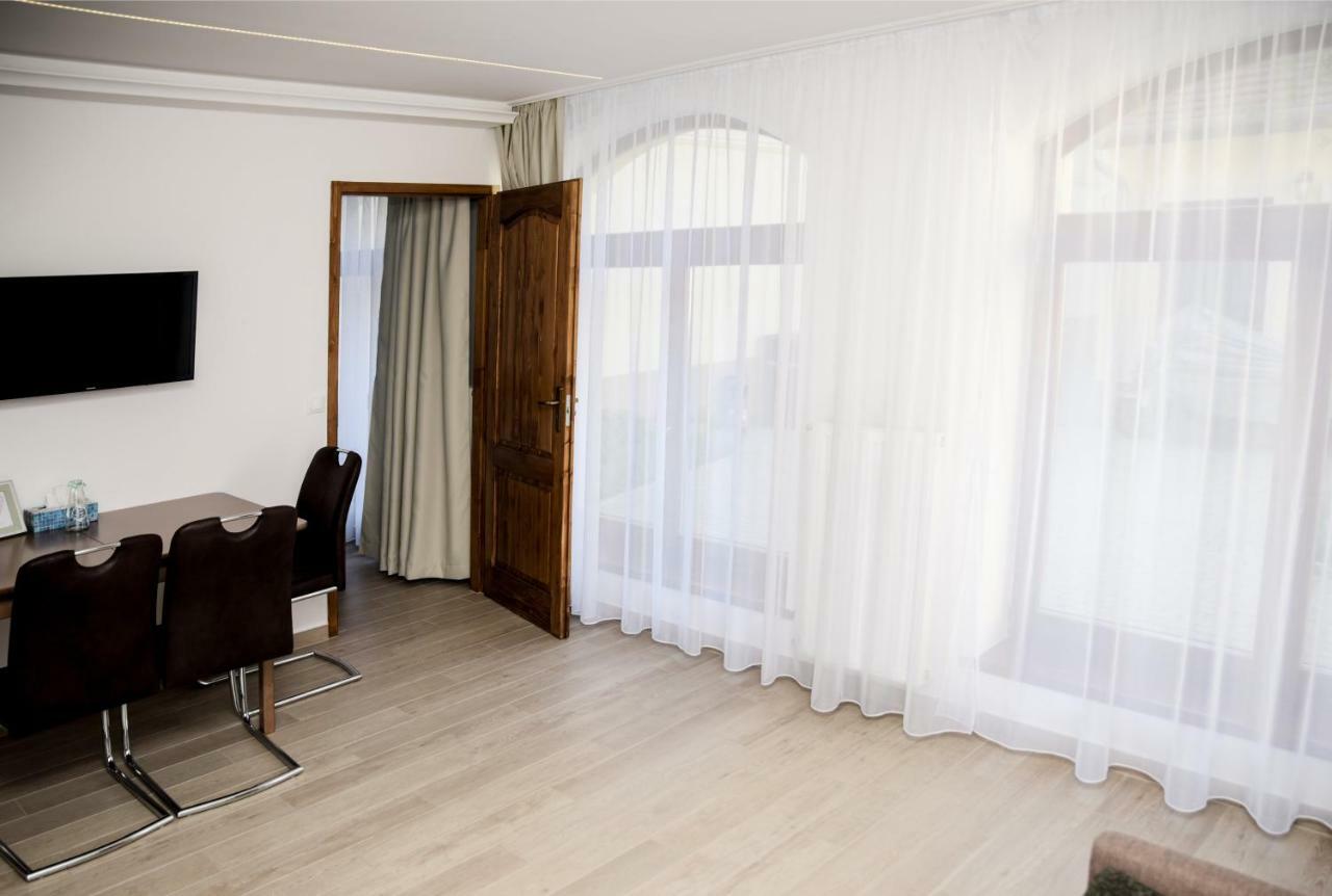 Centrum Apartman Cegled Exterior photo