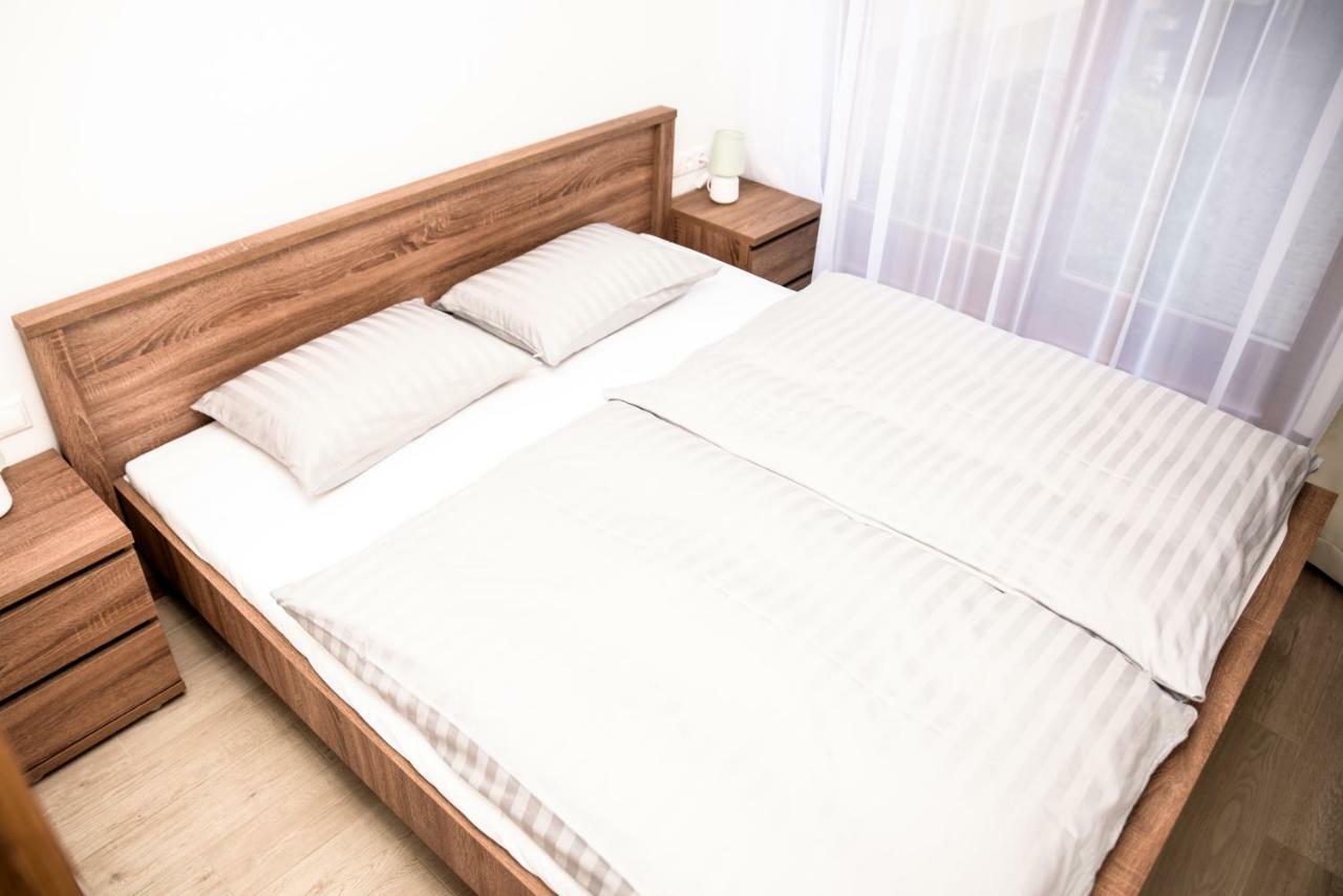 Centrum Apartman Cegled Exterior photo