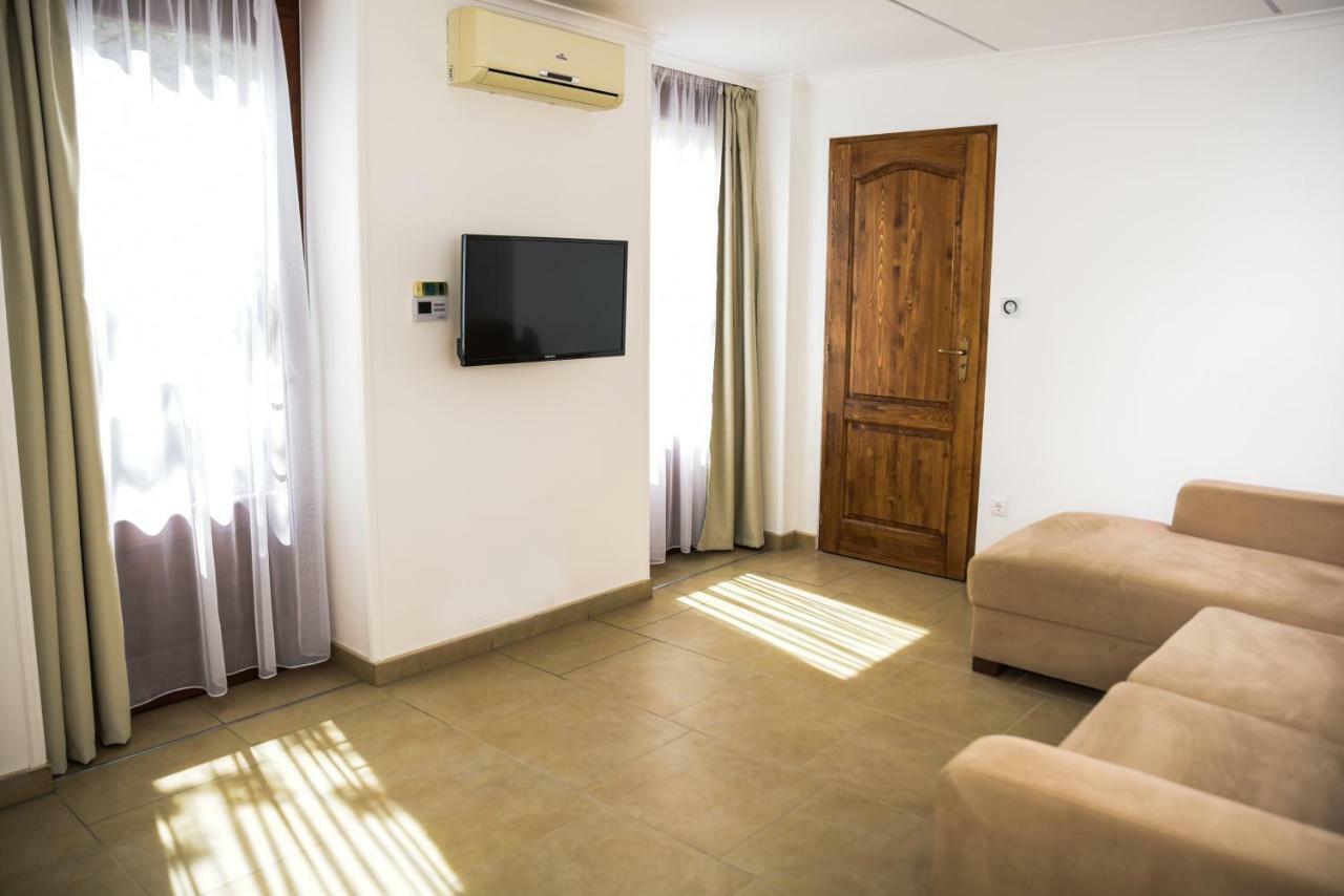 Centrum Apartman Cegled Exterior photo